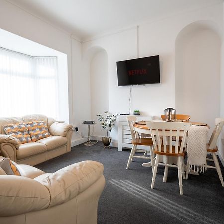 4-Bedroom Home - Ideal For Groups Working Away From Home سوانسي المظهر الخارجي الصورة