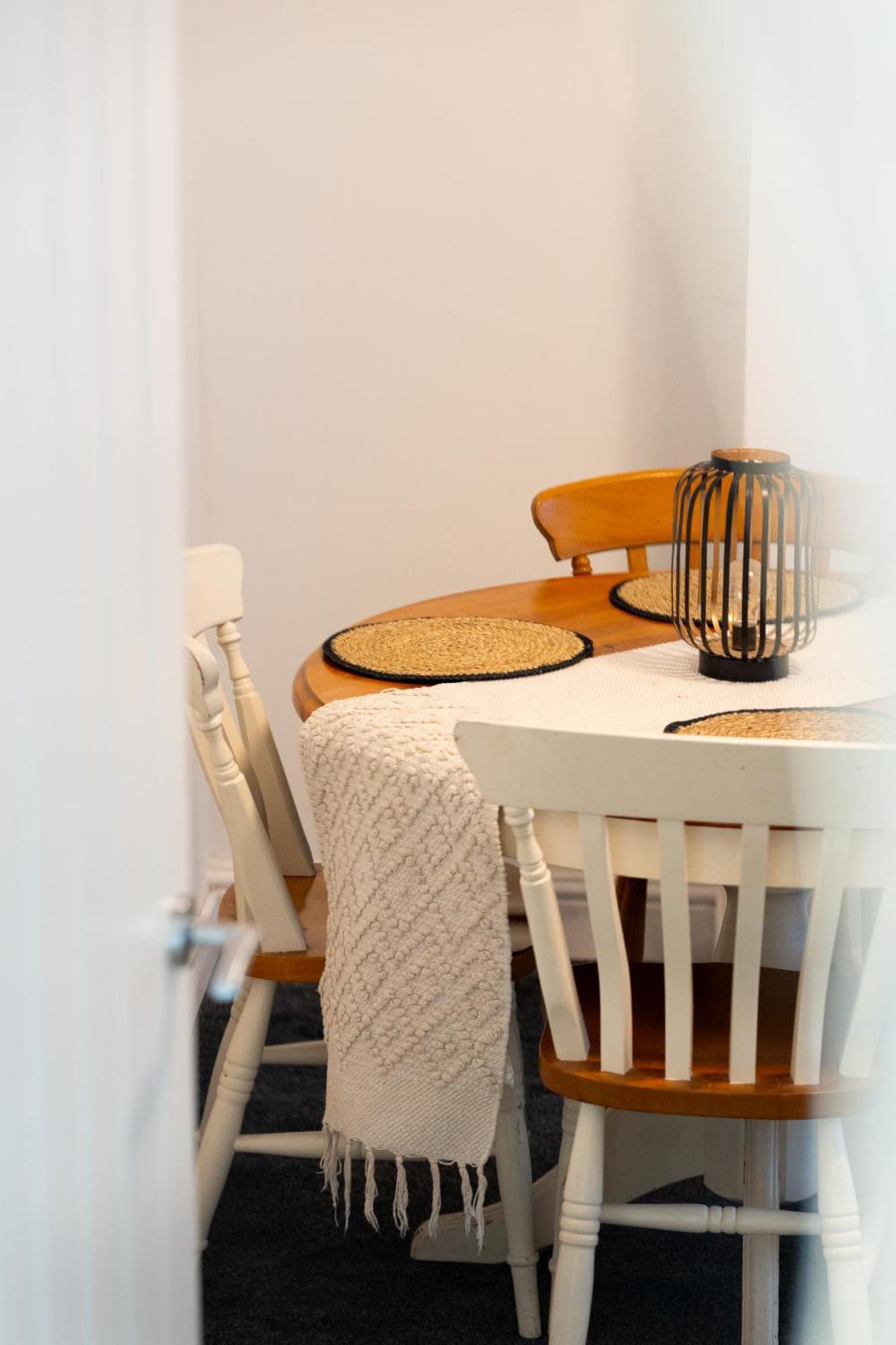 4-Bedroom Home - Ideal For Groups Working Away From Home سوانسي المظهر الخارجي الصورة