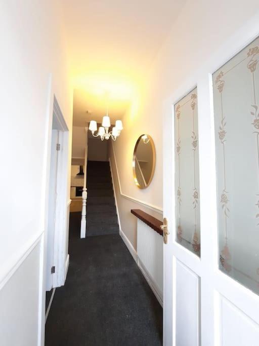 4-Bedroom Home - Ideal For Groups Working Away From Home سوانسي المظهر الخارجي الصورة