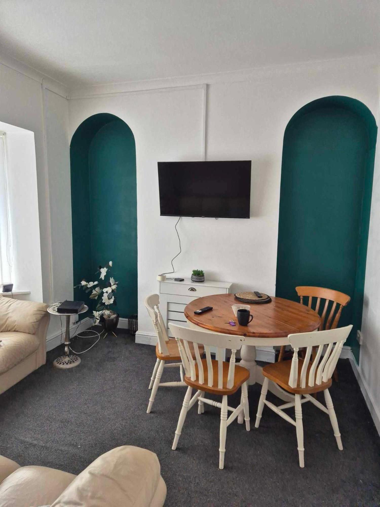 4-Bedroom Home - Ideal For Groups Working Away From Home سوانسي المظهر الخارجي الصورة